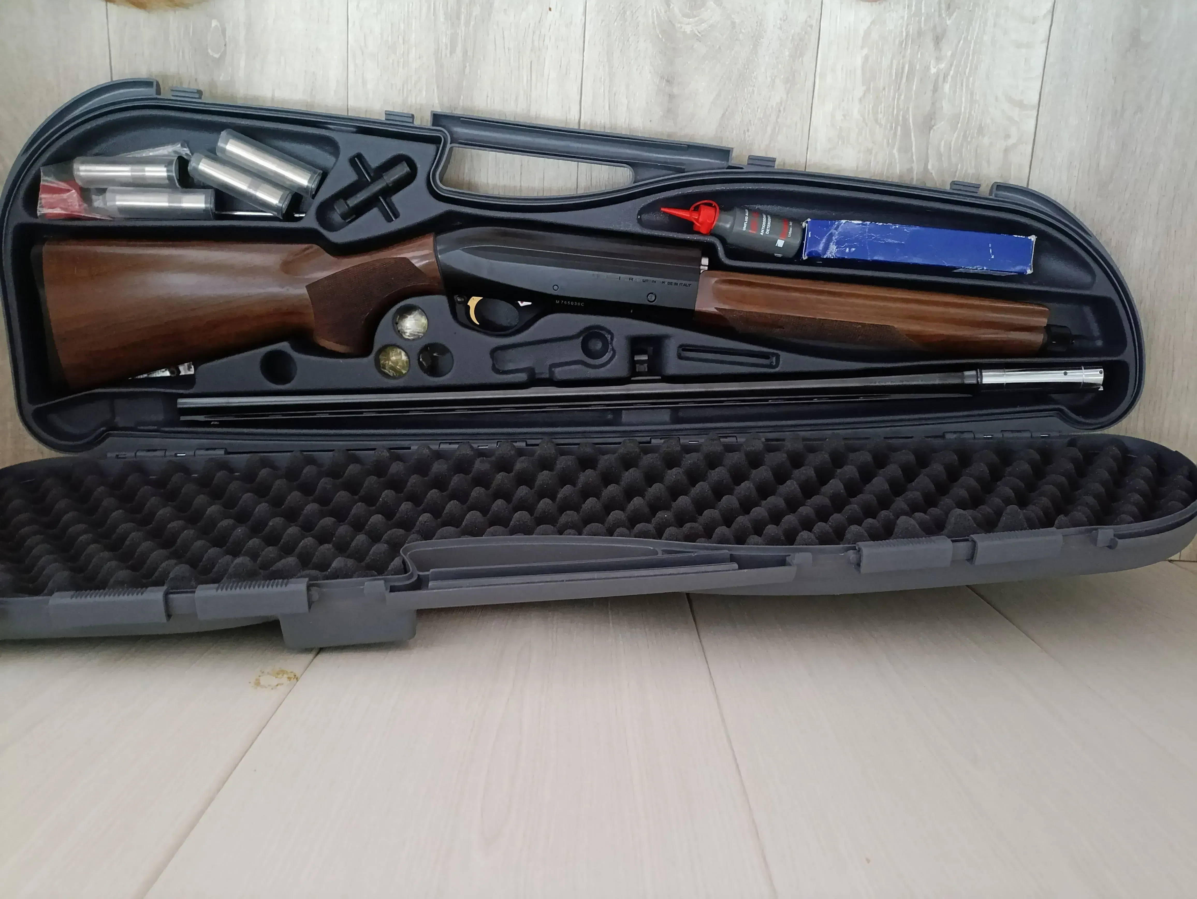Benelli Montefeltro 12/76