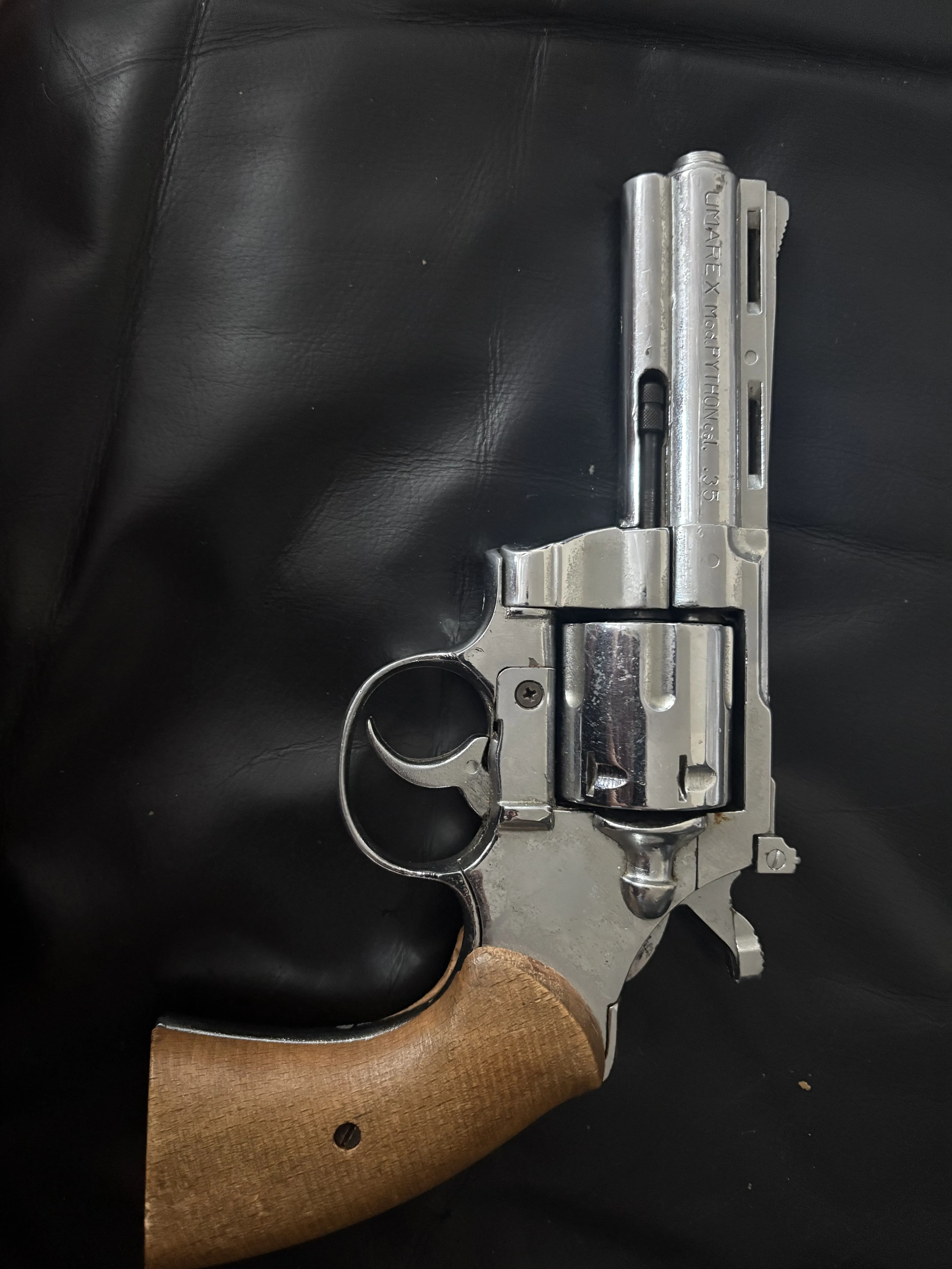 Газовый револьвер Umarex RECK COBRA 9mm